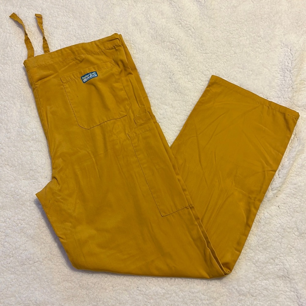 BUTTER SOFT BY UA SMALL SUNFLOWER SCRUB PANTS